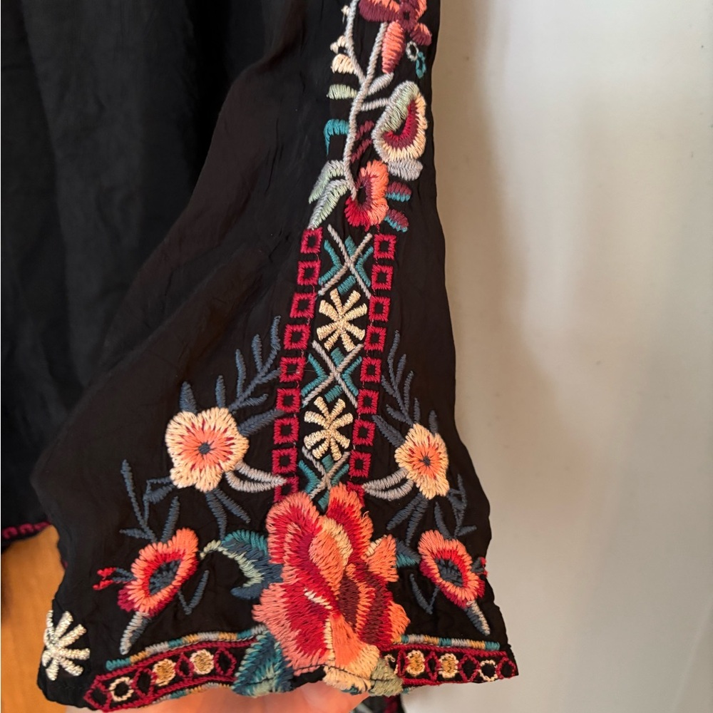 Johnny Was Black Embroidered Tunic Size Medium - Picture 5 of 7